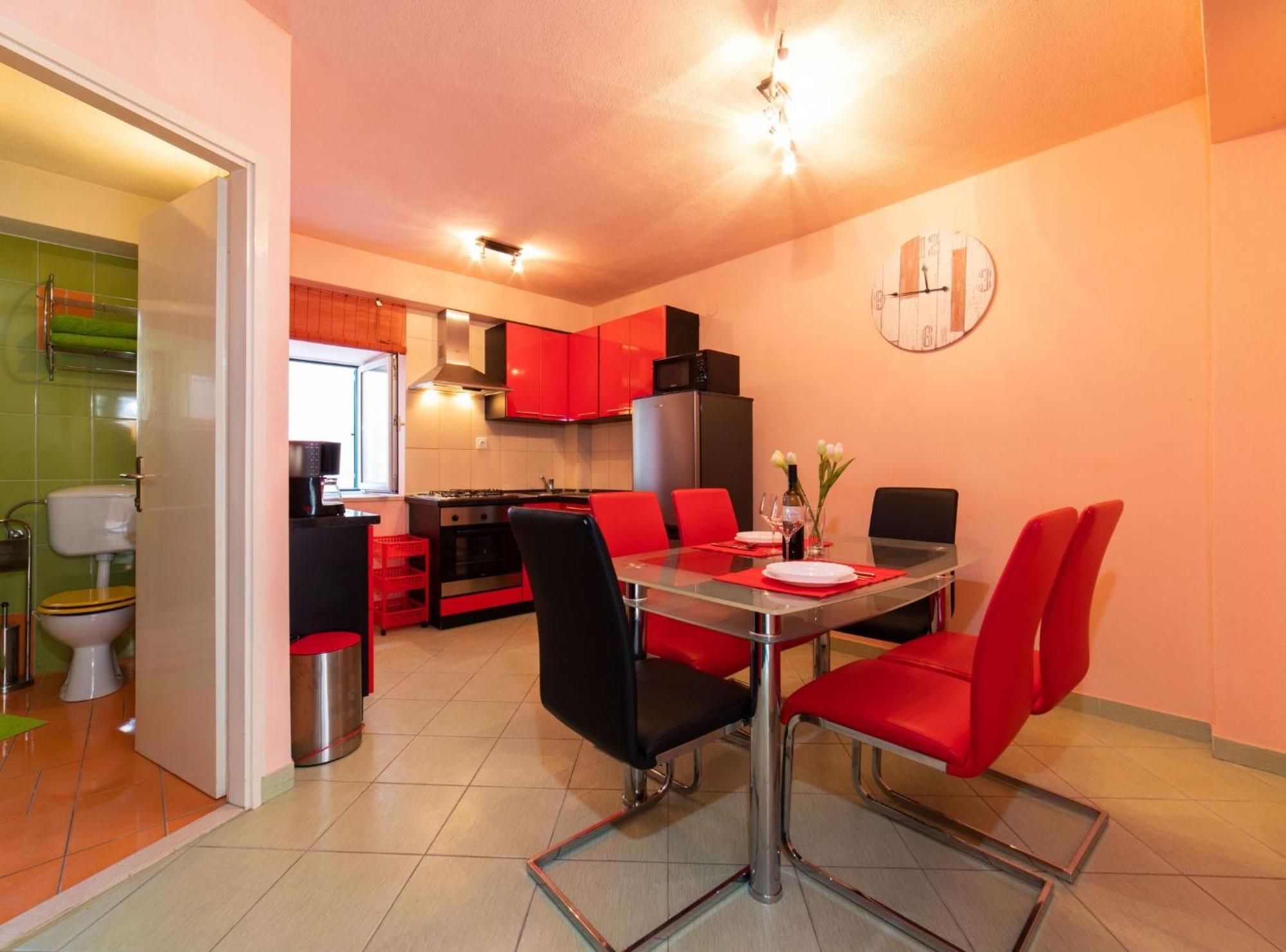 Seafront Villa With Furnished Sun Terrace, Close To The Beach Kaštela Exterior foto