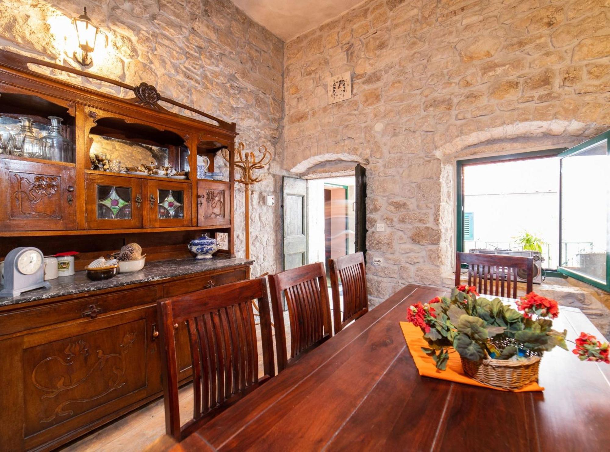 Seafront Villa With Furnished Sun Terrace, Close To The Beach Kaštela Exterior foto