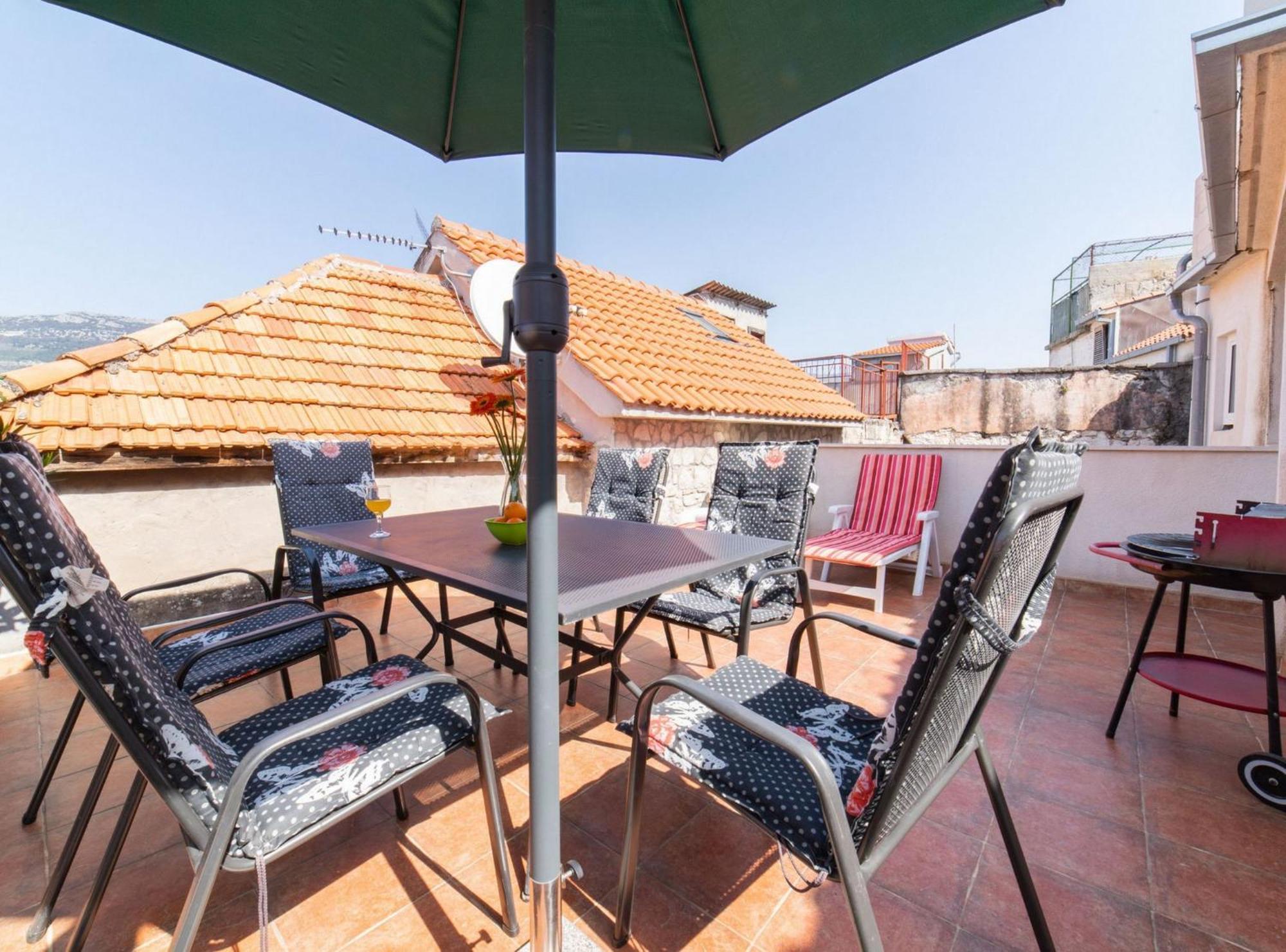 Seafront Villa With Furnished Sun Terrace, Close To The Beach Kaštela Exterior foto